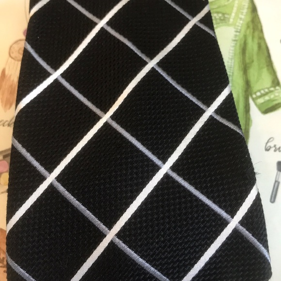 Authentic Donald Trump Tie - Picture 2 of 11